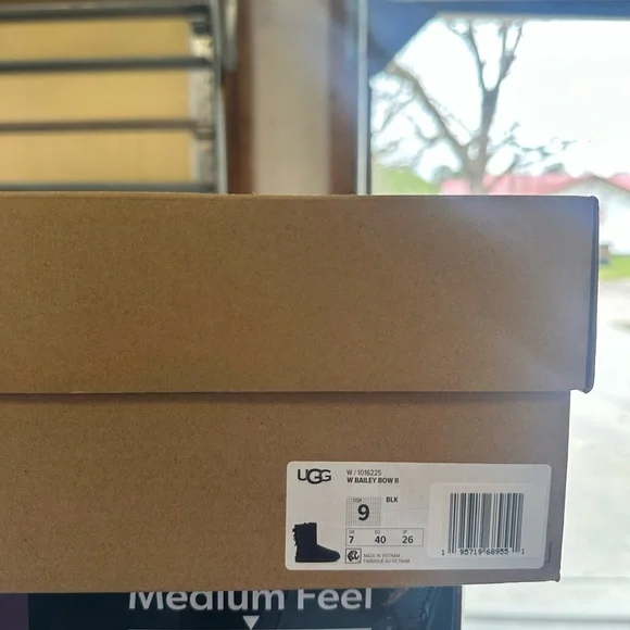 Ugg Bailey Bow II - Picture 2 of 3